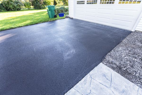 Cost of Blacktop Driveway Service in Arlington Heights